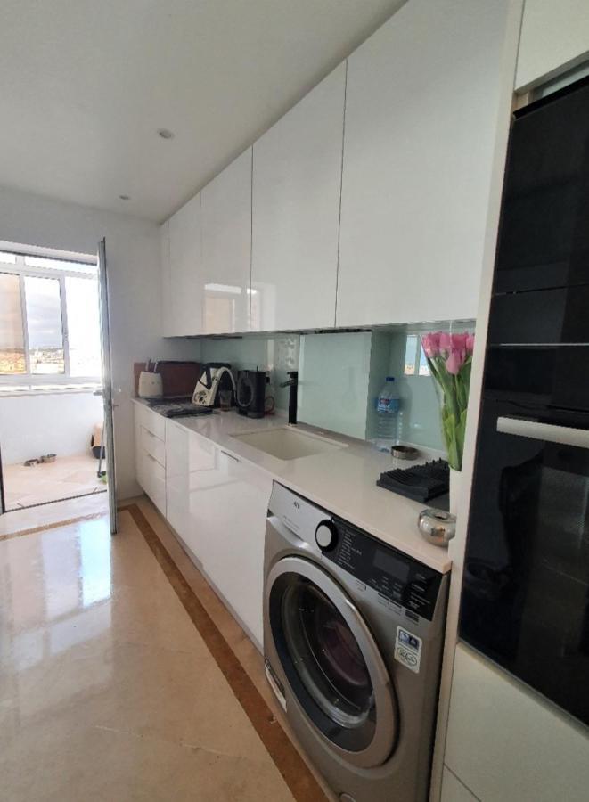 River View & Close To The Beach - Quarto Em Almada Eksteriør bilde